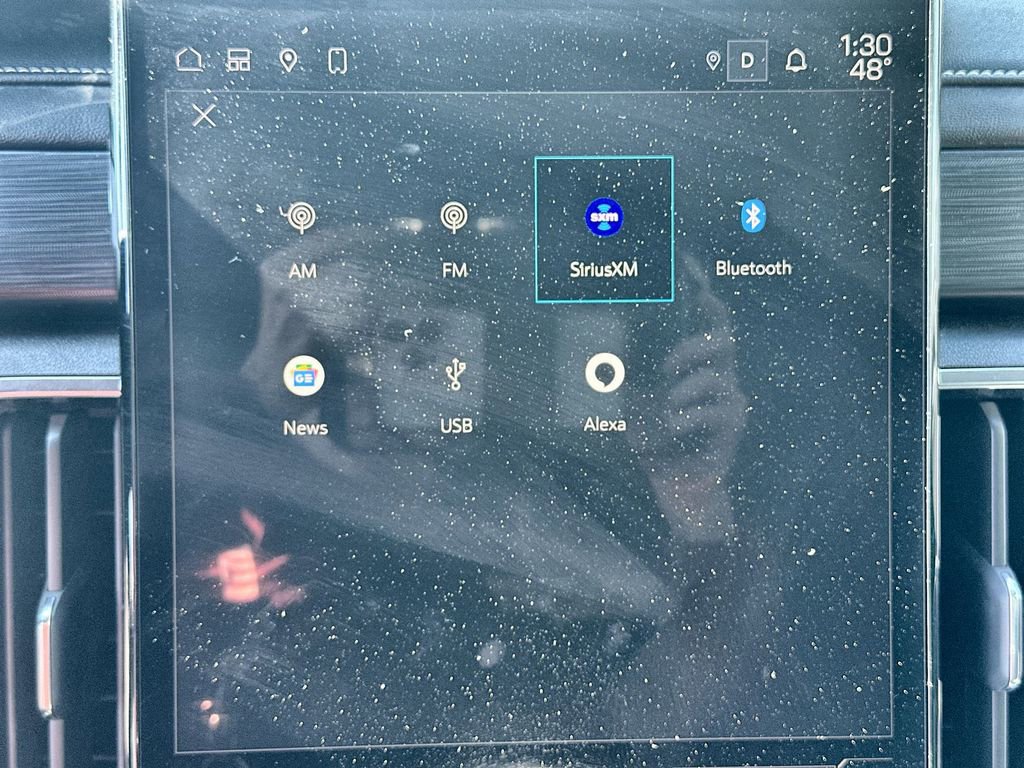 Used 2025 GMC Acadia Elevation image 13