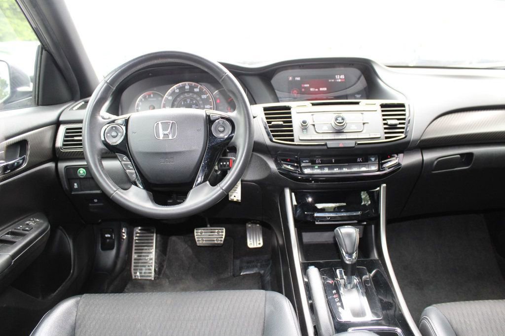 Used 2017 Honda Accord Sport image 14