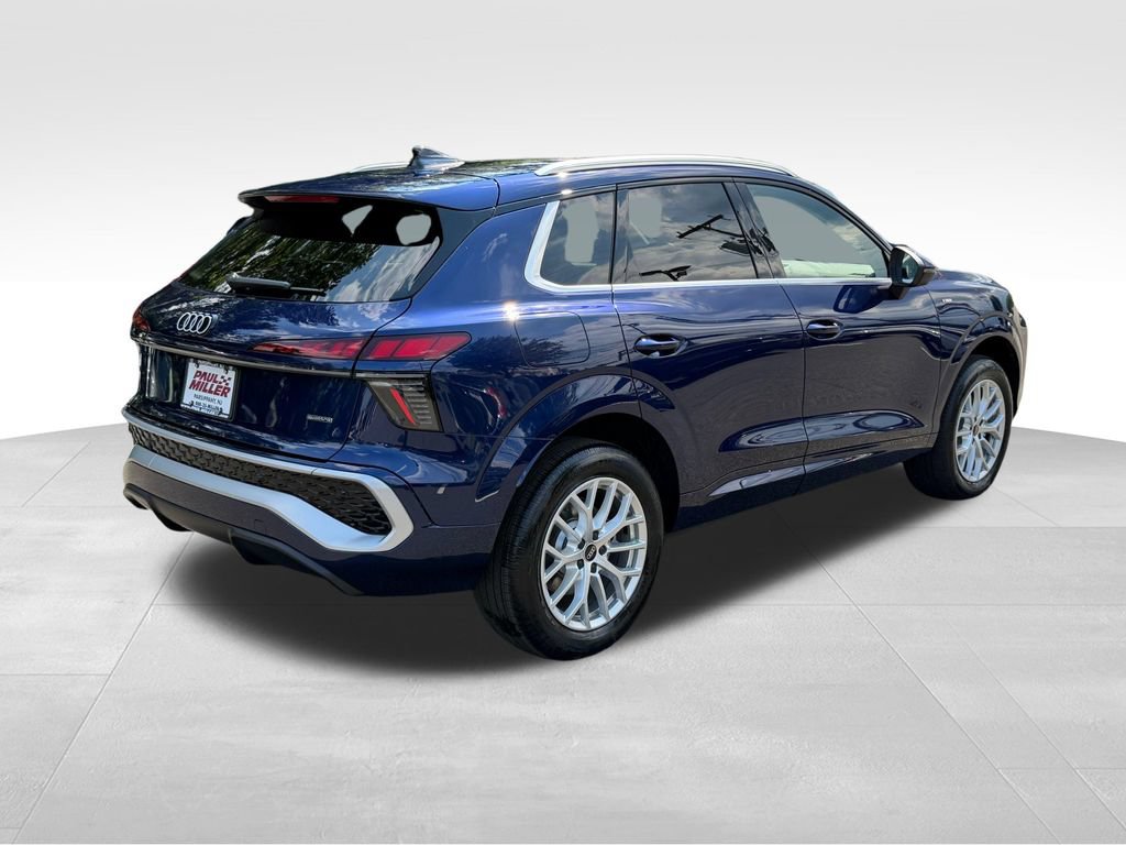New 2026 Audi Q3 quattro 2.0T AWD/4WD image 7