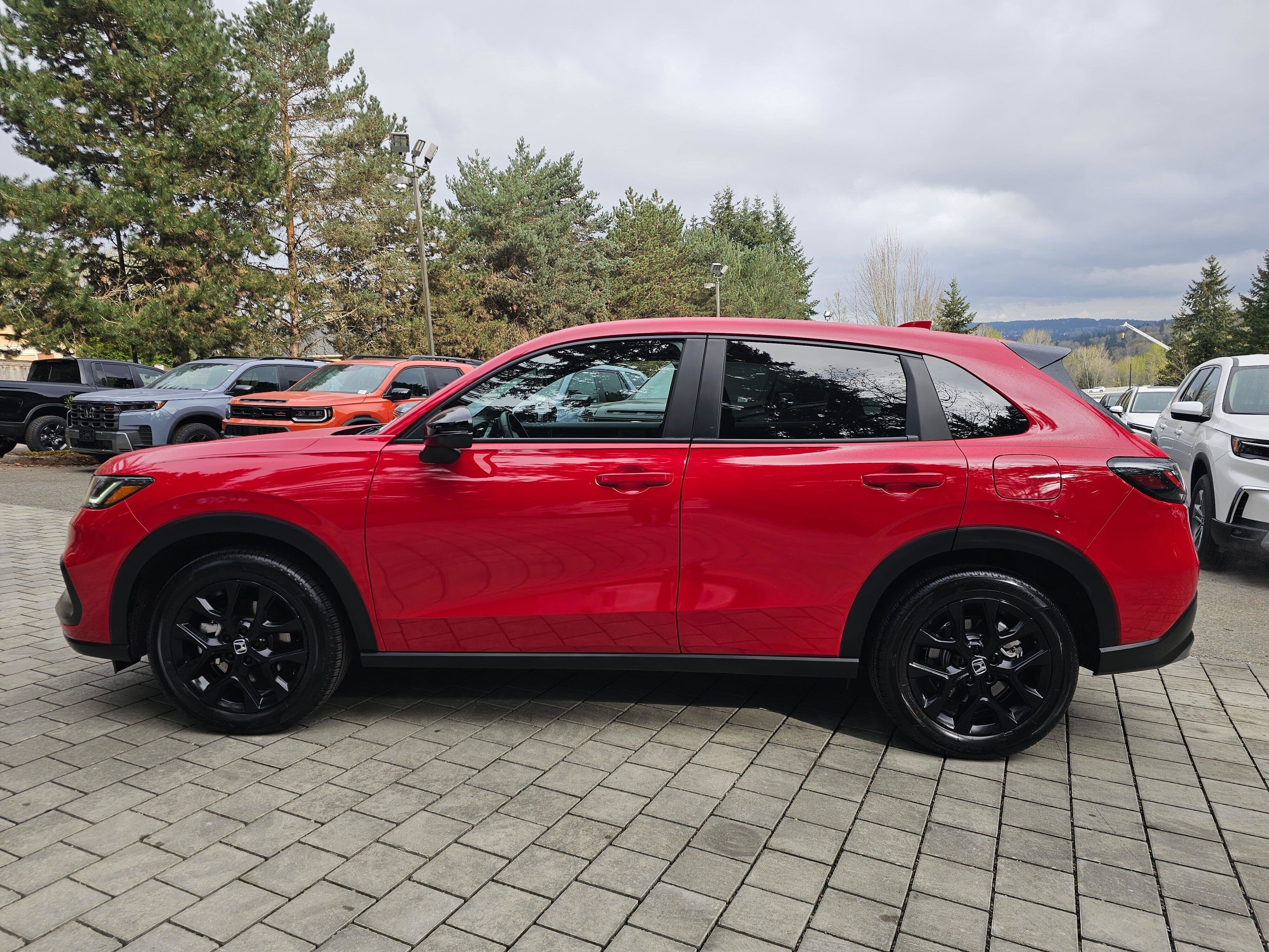 Certified 2025 Honda HR-V Sport image 4