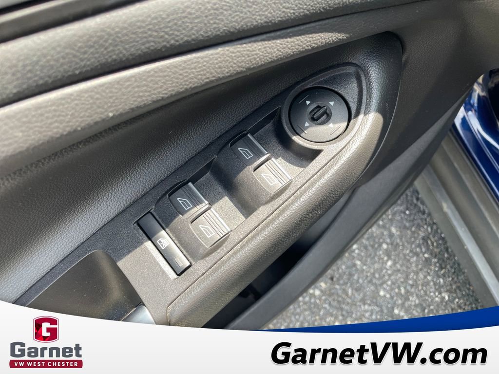 Used 2016 Ford C-MAX Energi SEL w/ Equipment Group 302A image 11