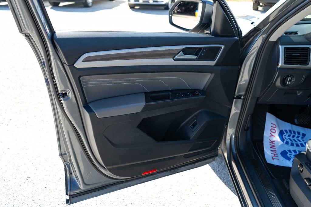 Used 2023 Volkswagen Atlas SEL image 12