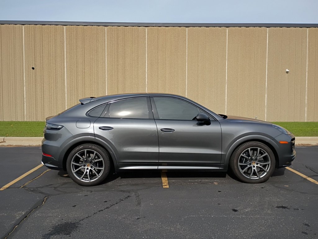 Certified 2022 Porsche Cayenne Turbo AWD/4WD image 8