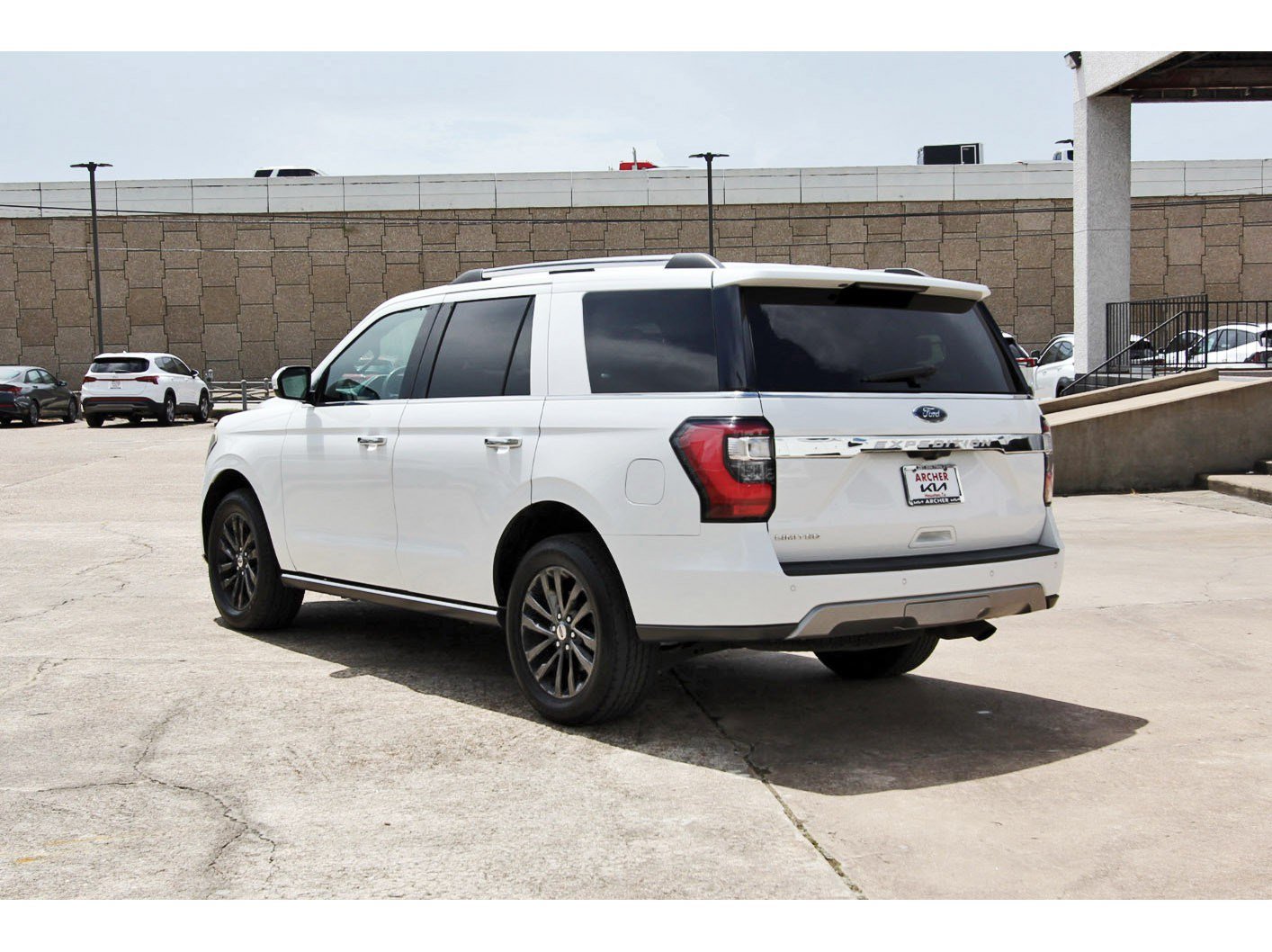 Used 2019 Ford Expedition Limited AWD/4WD image 5