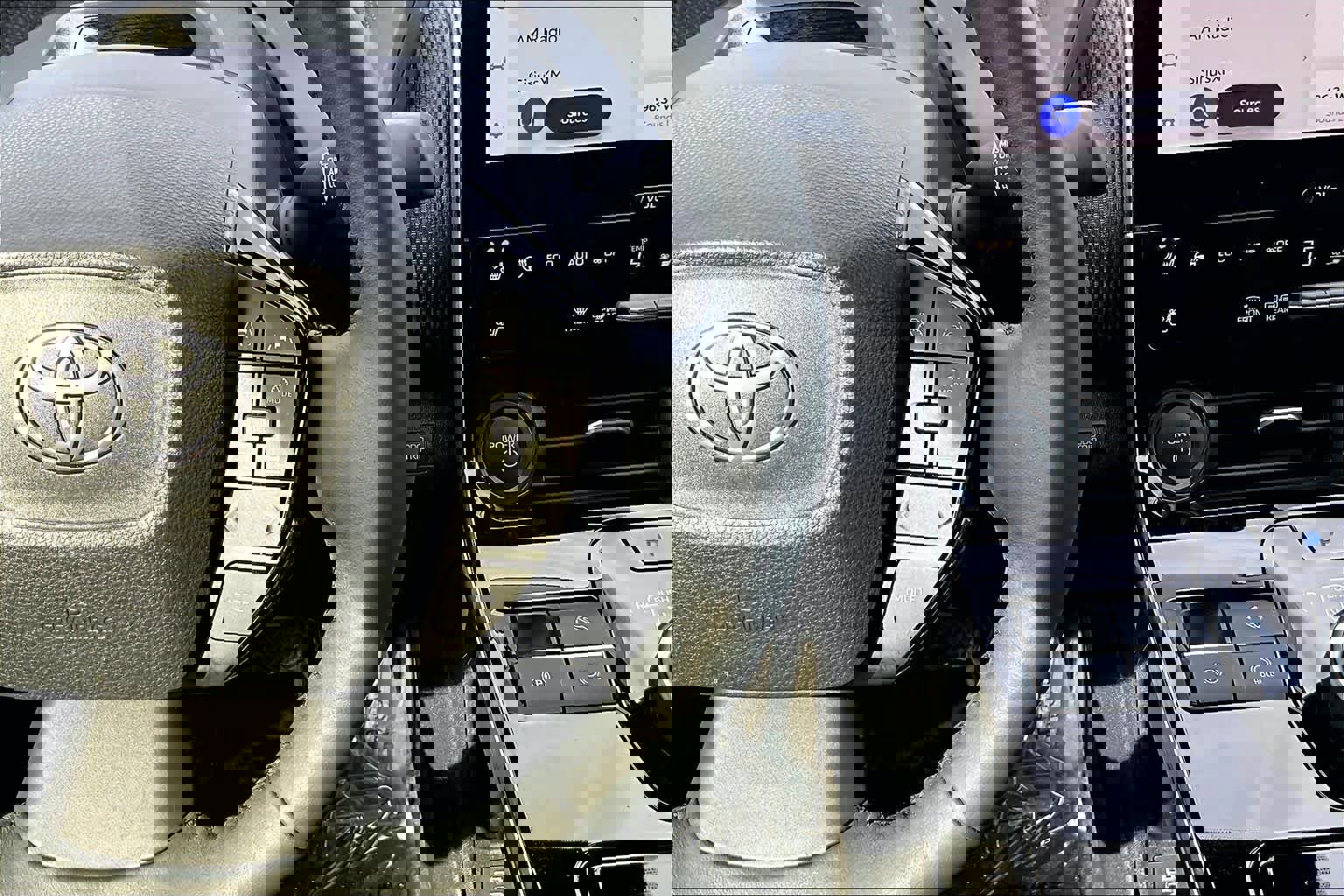 Used 2024 Toyota bZ4X Limited image 25