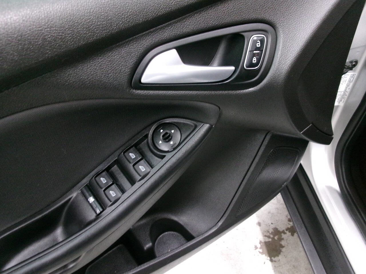 Used 2016 Ford Focus SE FWD image 20