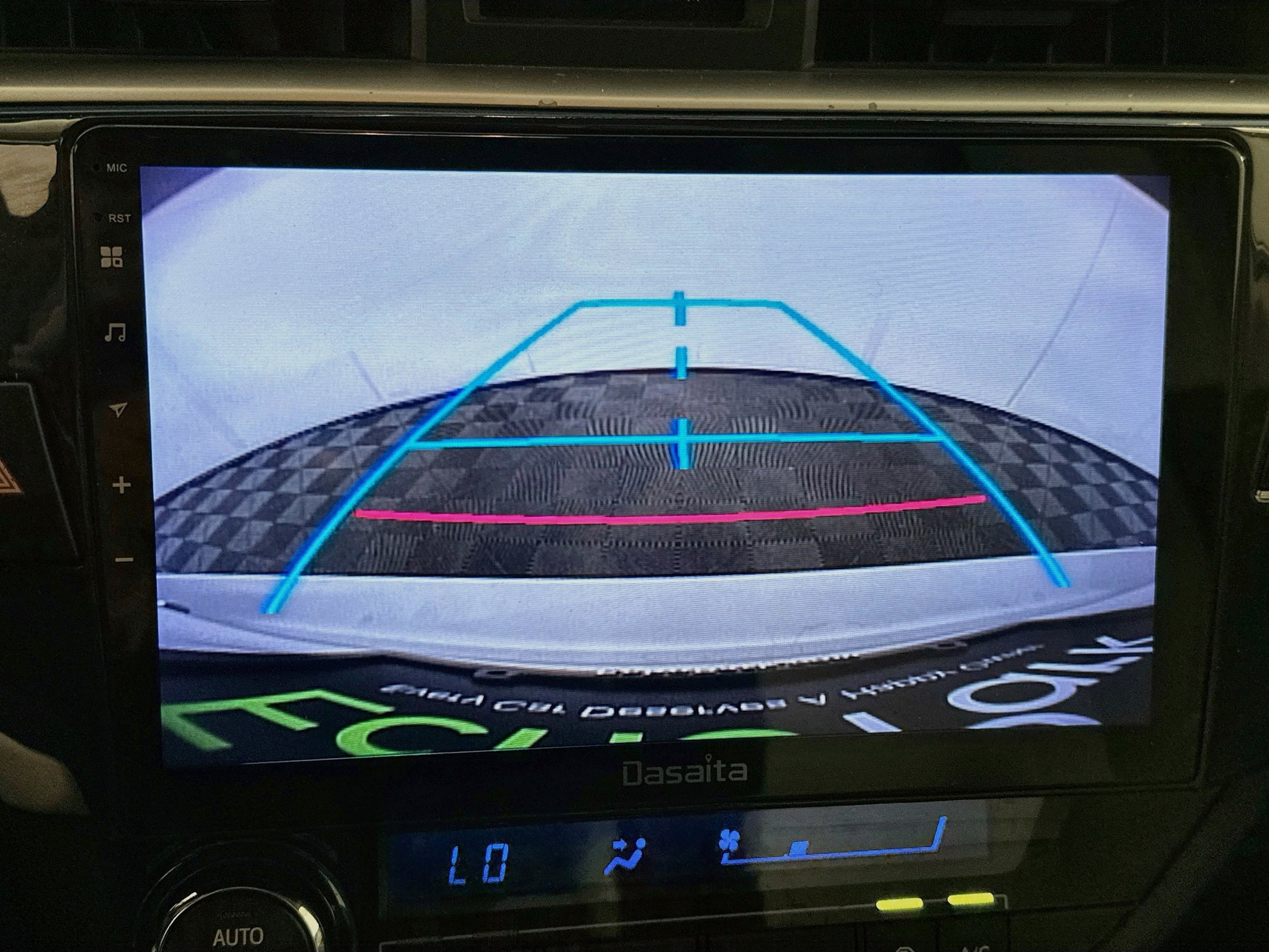 Used 2015 Toyota Corolla LE FWD image 21