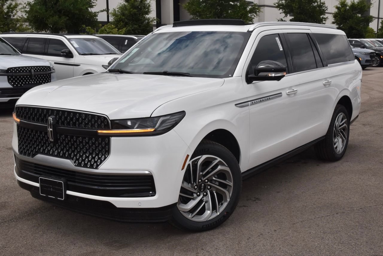 New 2026 Lincoln Navigator L Reserve AWD/4WD image 11