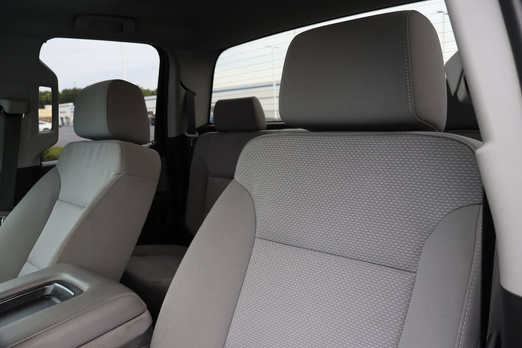 Used 2018 Chevrolet Silverado 1500 Custom w/ Custom Value Package AWD/4WD image 13