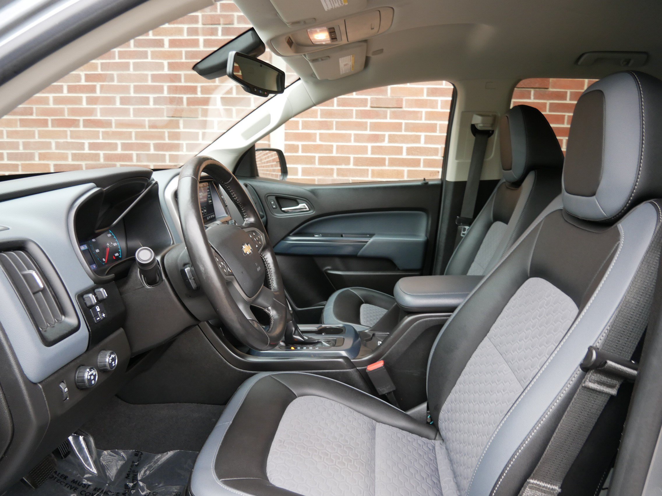 Used 2019 Chevrolet Colorado Z71 AWD/4WD image 6