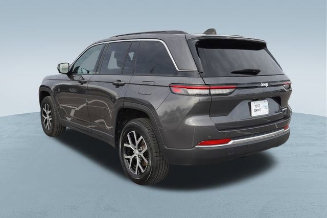 Used 2024 Jeep Grand Cherokee Limited image 5