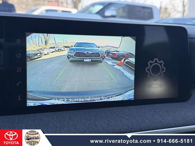 Used 2025 Nissan Kicks SV image 23