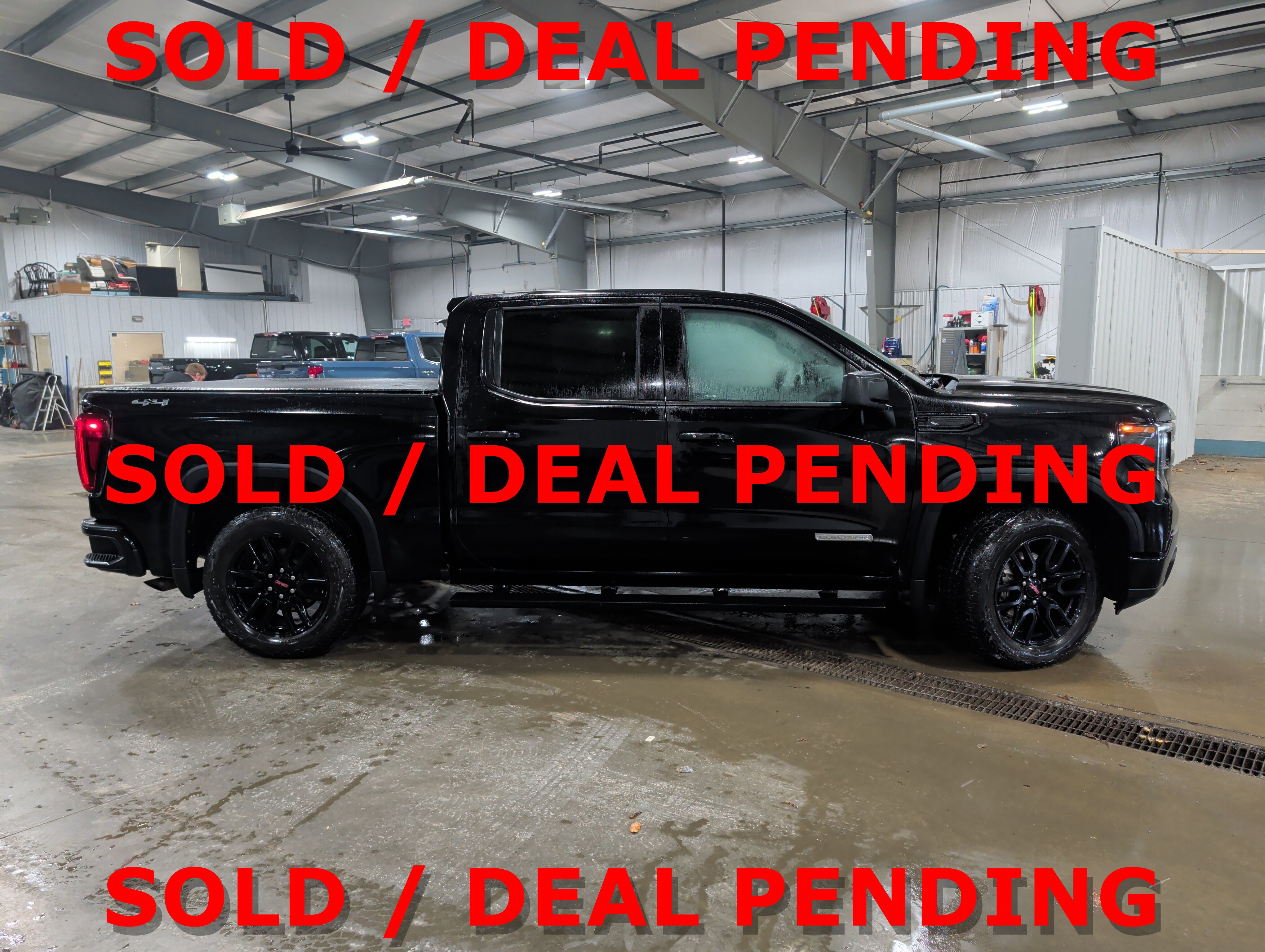 Used 2024 GMC Sierra 1500 Elevation image 2