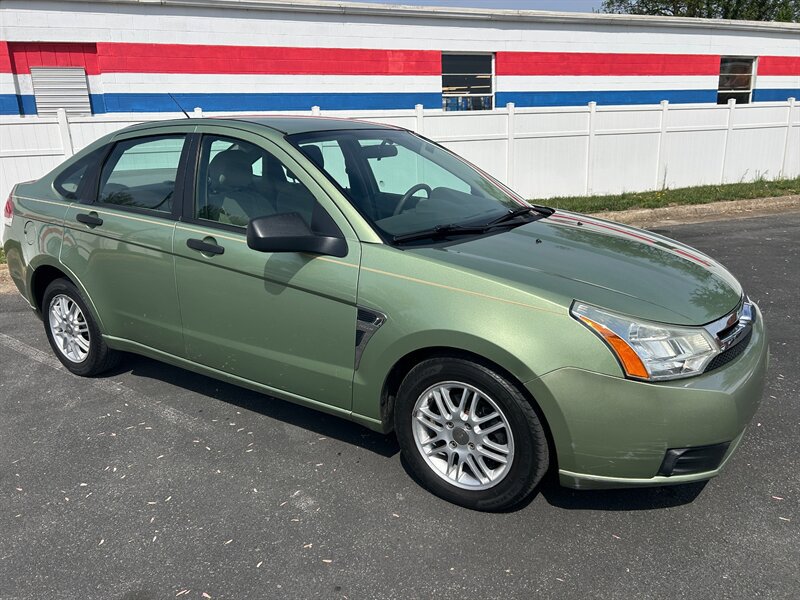 Used 2008 Ford Focus SE image 1