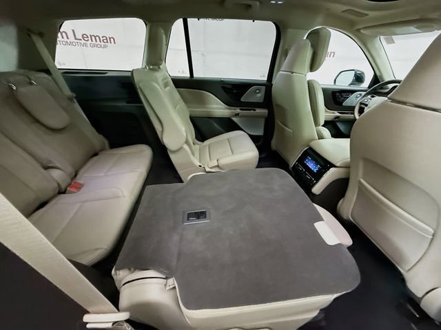Used 2023 Lincoln Aviator Reserve w/ Equipment Group 201A image 30
