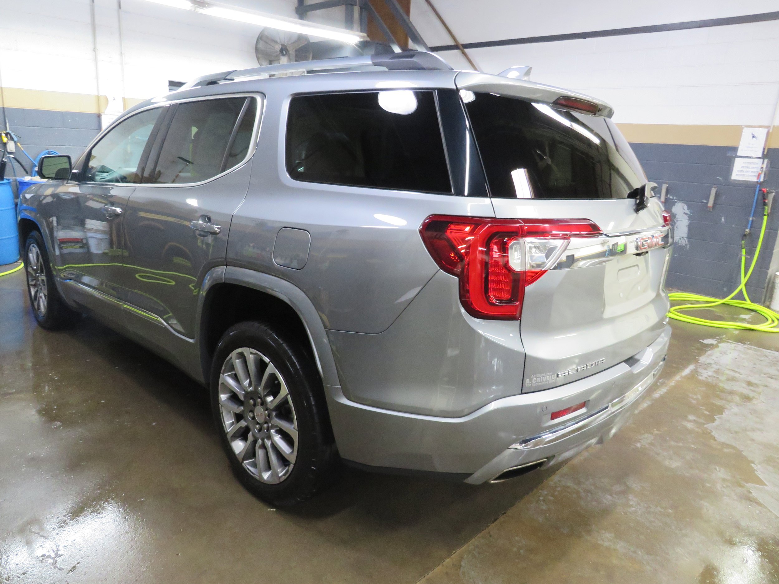 Used 2023 GMC Acadia Denali w/ Denali Ultimate Package image 4