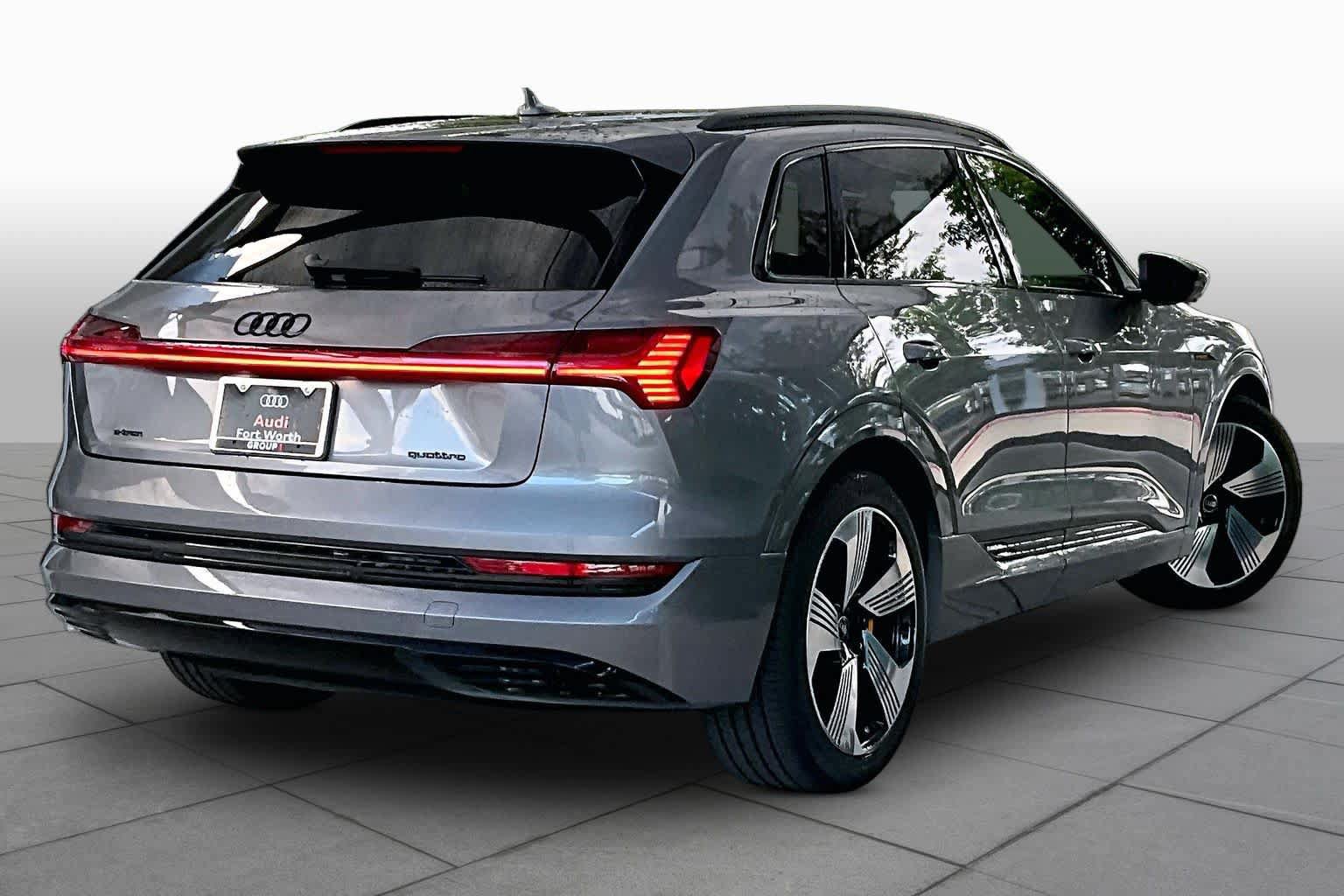 Used 2023 Audi e-tron Premium Plus w/ Premium Plus Package AWD/4WD image 22