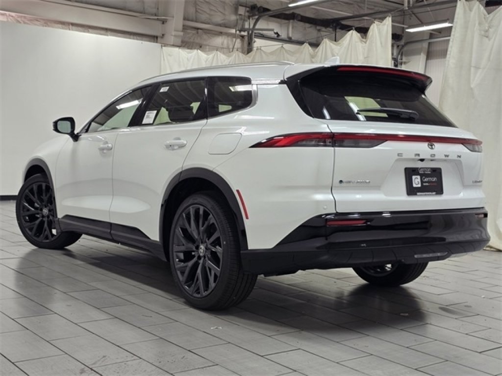 New 2025 Toyota Crown Signia image 12