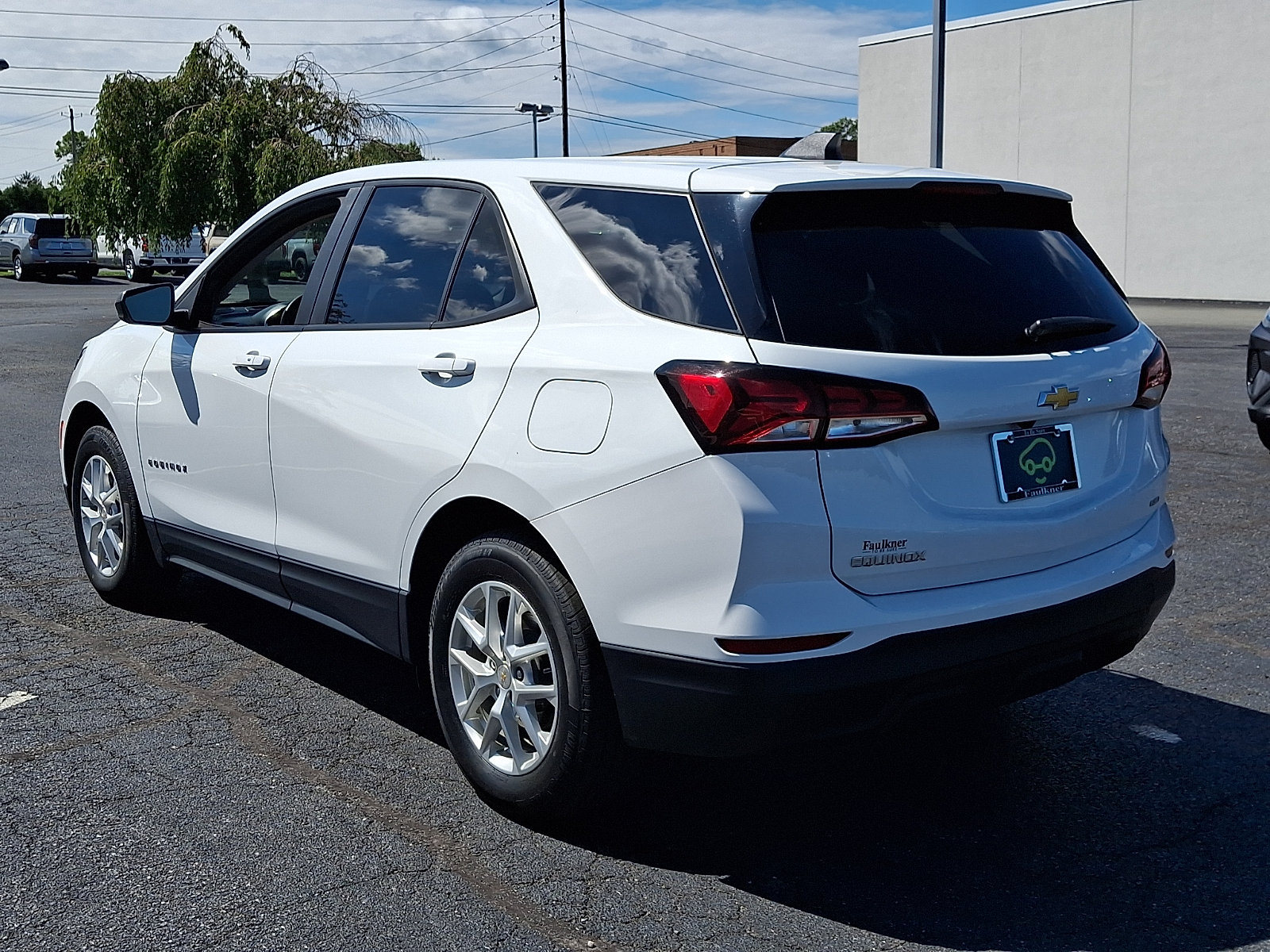 Certified 2022 Chevrolet Equinox LS w/ LS Convenience Package AWD/4WD image 4