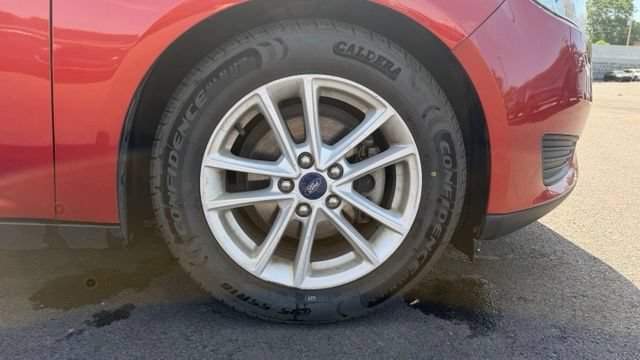 Used 2018 Ford Focus SE w/ Cold Weather Package FWD image 8