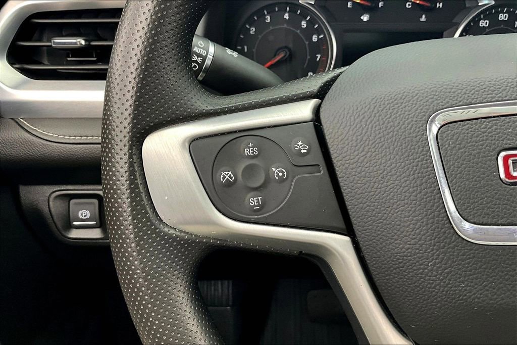 Used 2023 GMC Acadia SLE w/ Driver Convenience Package image 18