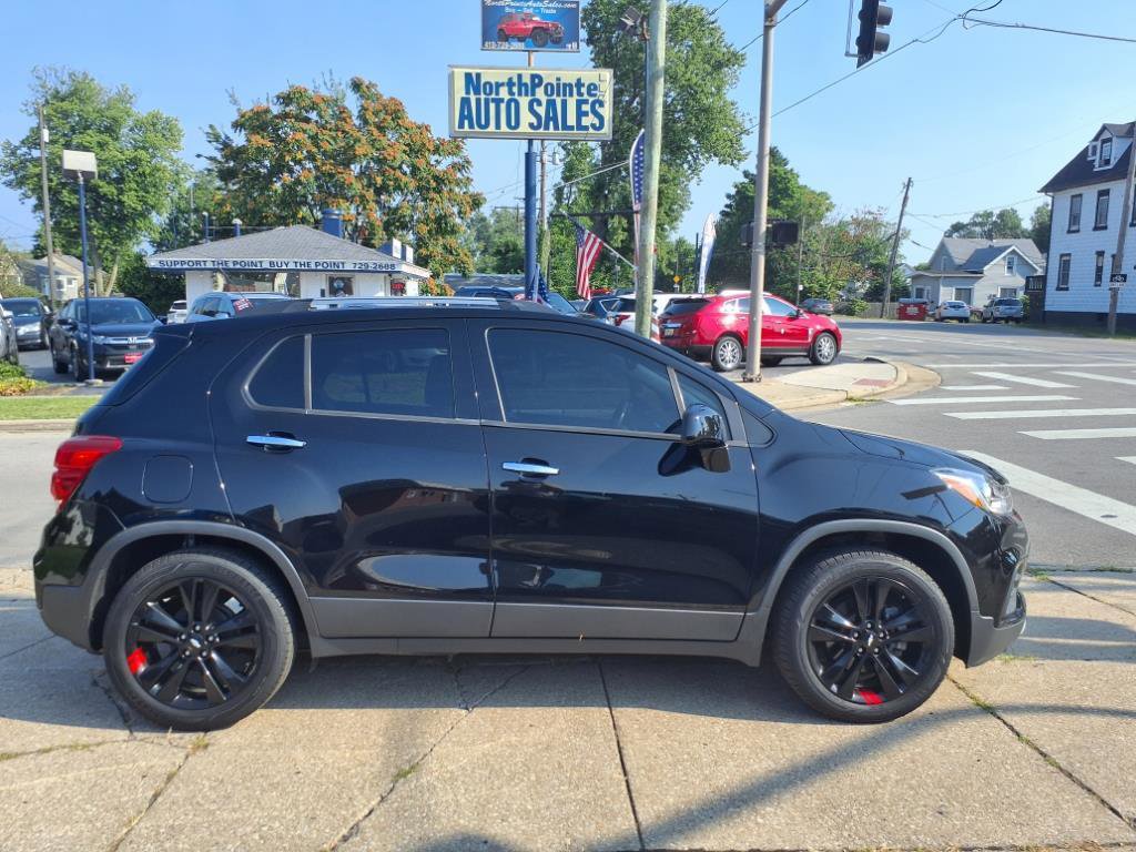 Used 2018 Chevrolet Trax LT w/ Sun & Sound Package image 1