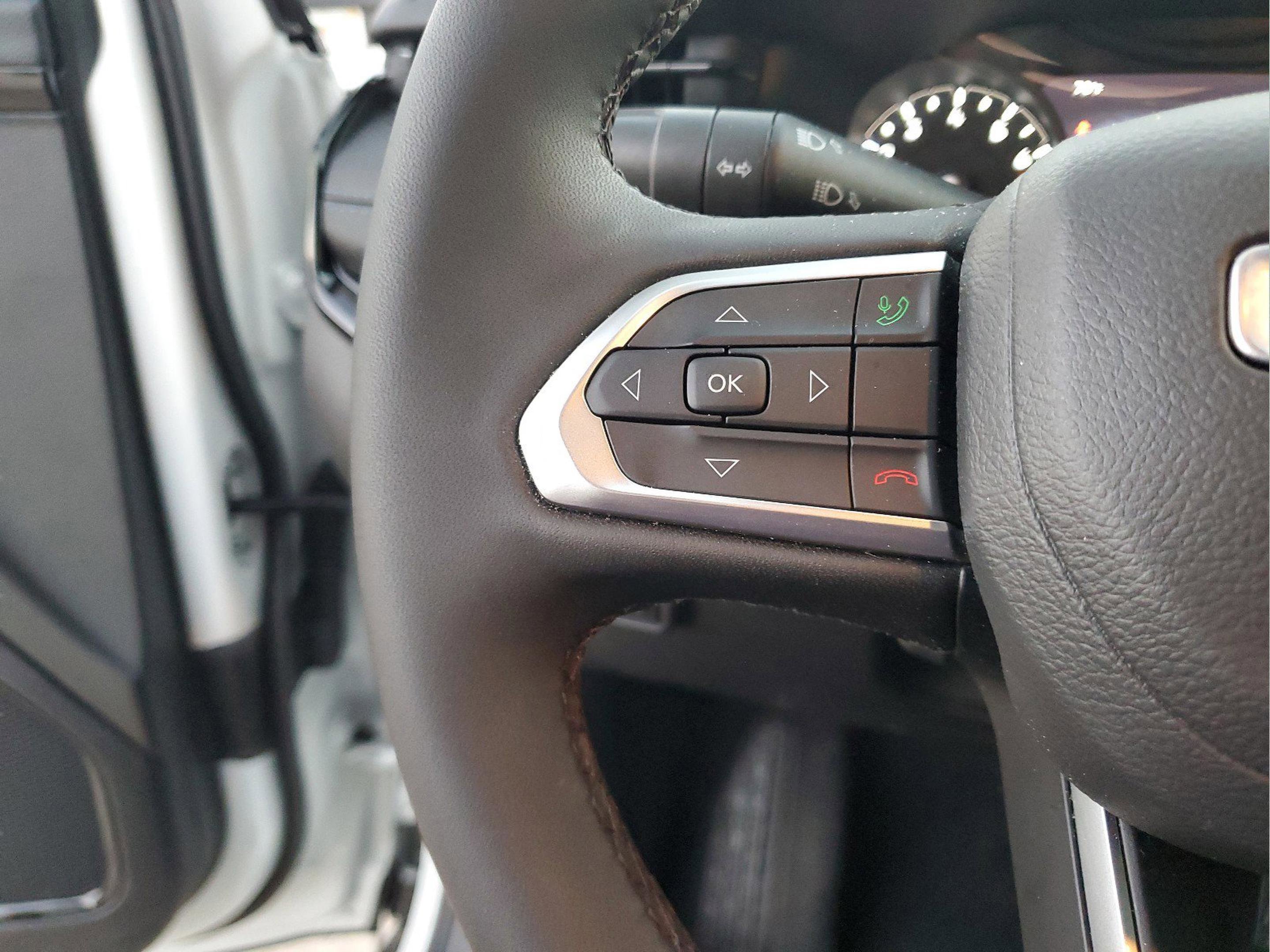 Certified 2025 Jeep Compass Latitude w/ Convenience Group image 29