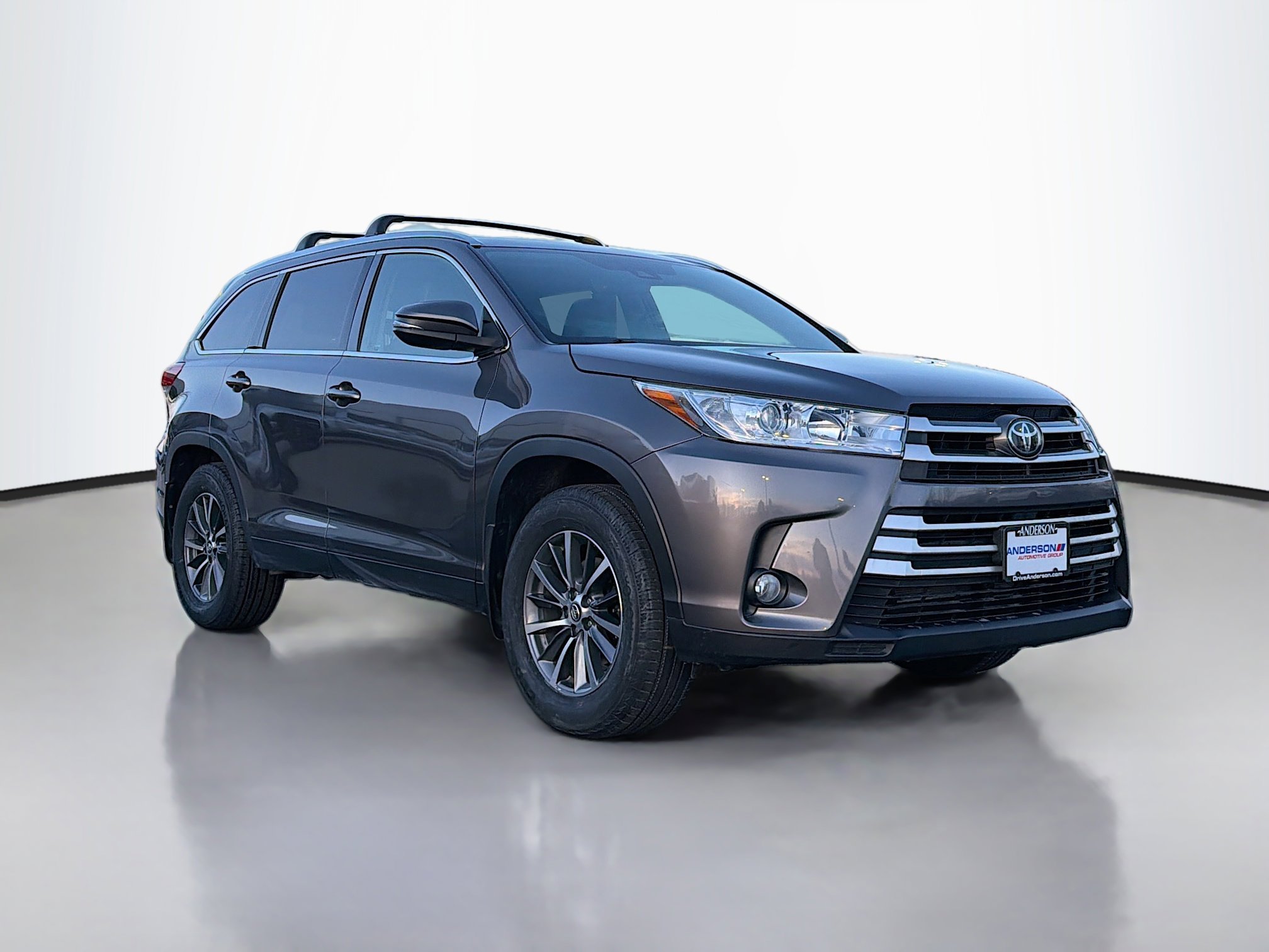 Used 2019 Toyota Highlander XLE image 1