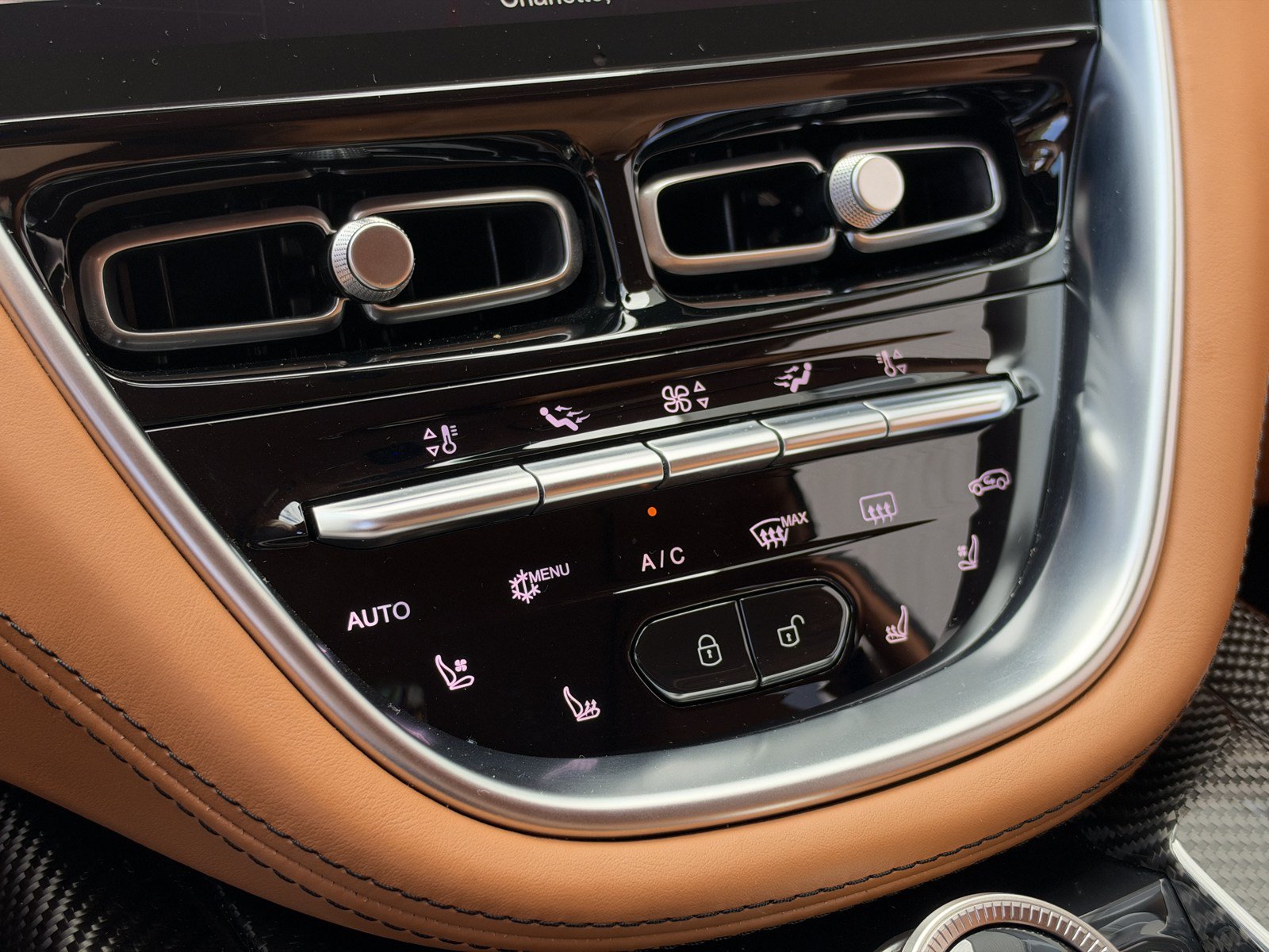 Used 2023 Aston Martin DBX 707 AWD/4WD image 31