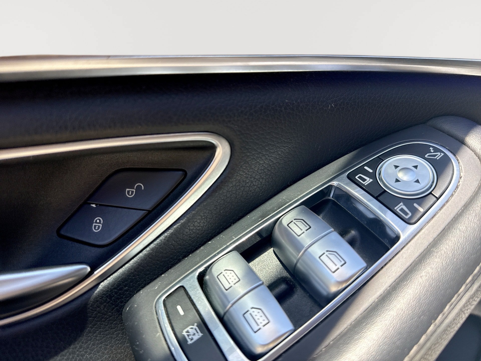 Used 2014 Mercedes-Benz S 550 Sedan image 15
