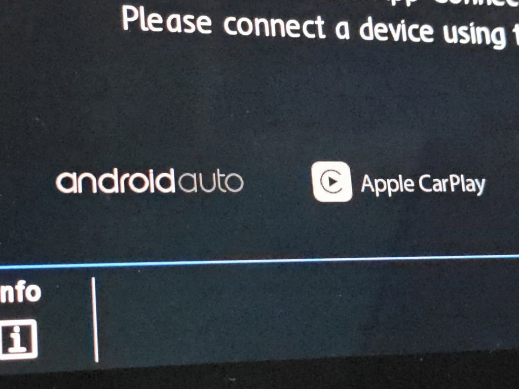 Used 2020 Volkswagen Tiguan SEL image 16