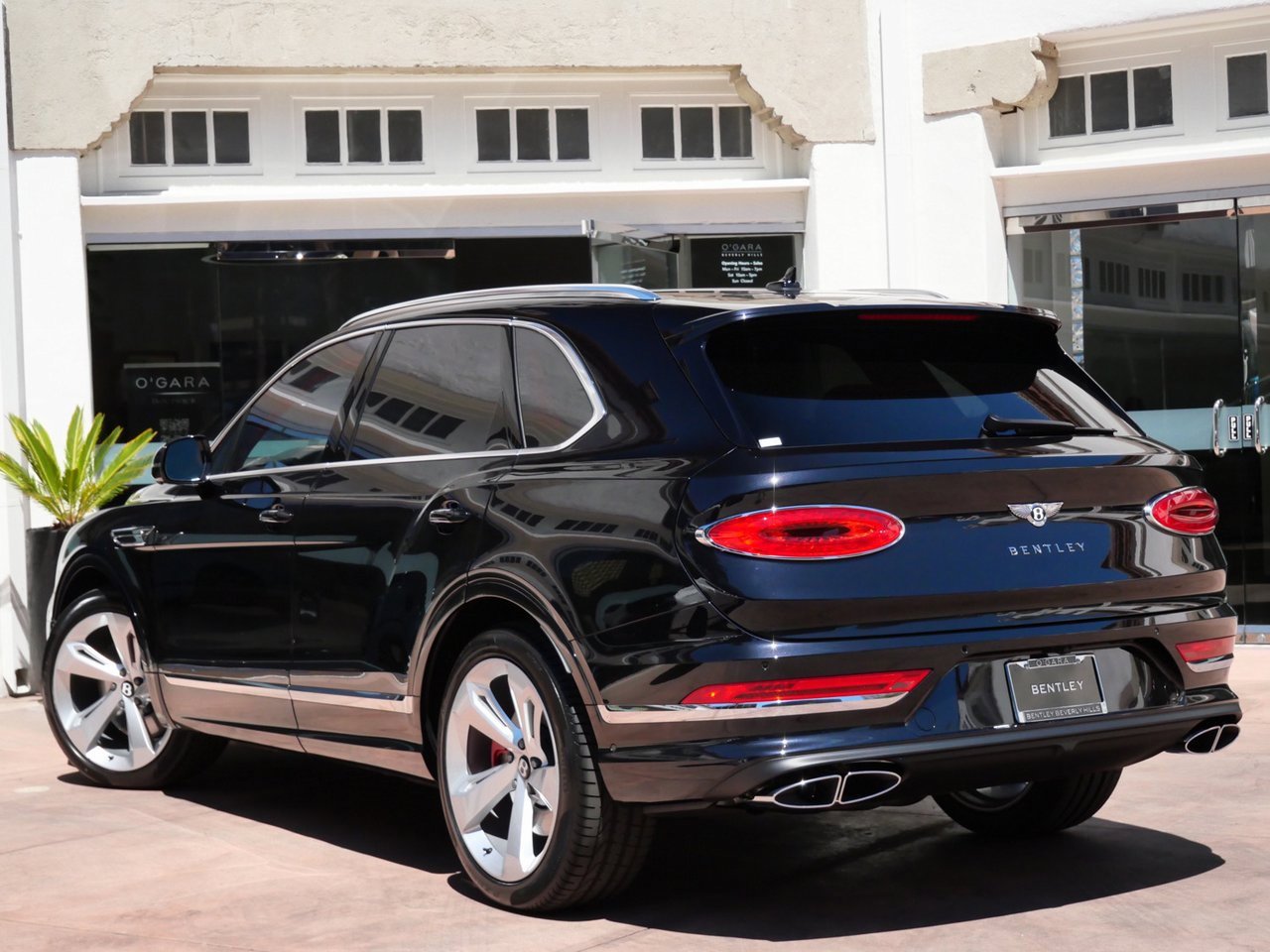 New 2025 Bentley Bentayga image 3