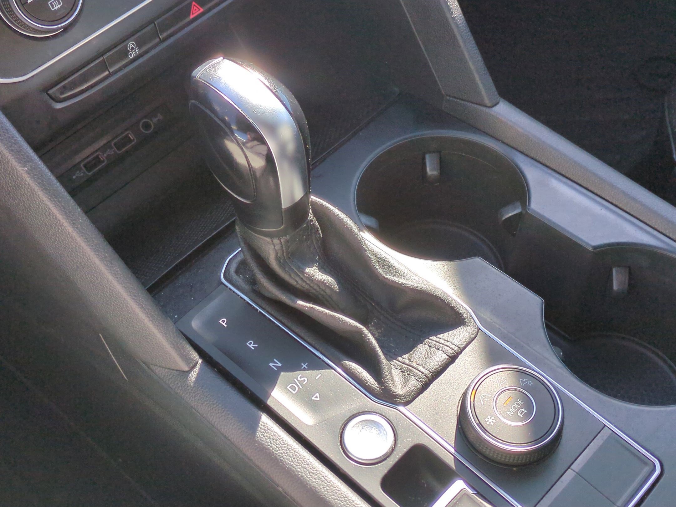 Used 2021 Volkswagen Atlas SE image 27