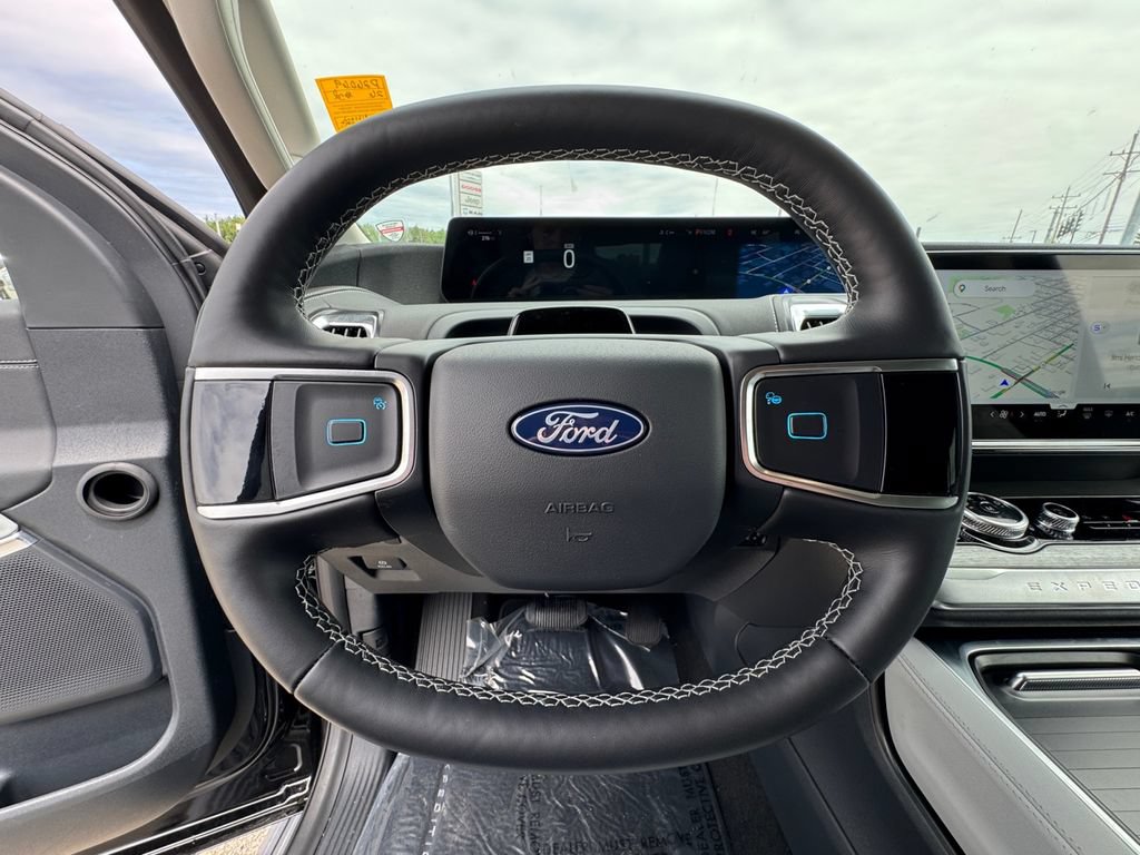 Used 2026 Ford Expedition Platinum w/ Driver's Package AWD/4WD image 21