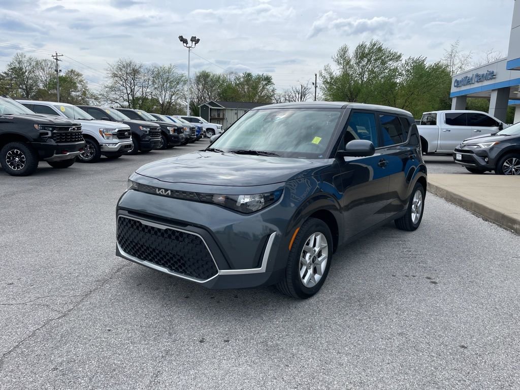 Used 2025 Kia Soul LX w/ LX Technology Package image 4