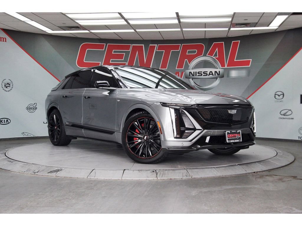 Used 2026 Cadillac Lyriq V w/ Exterior Carbon Fiber Package AWD/4WD image 1