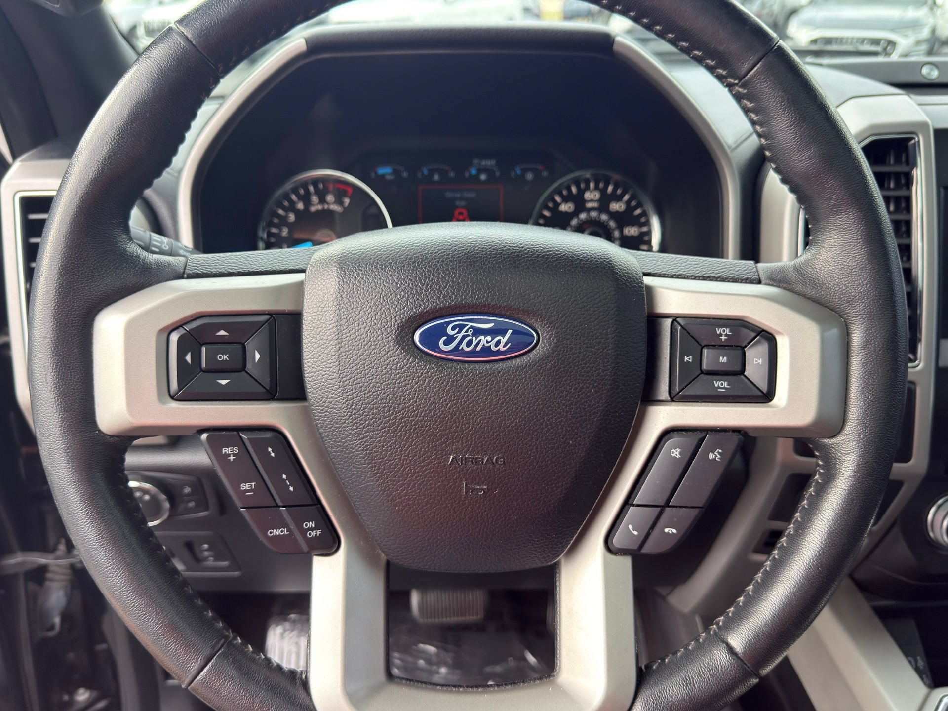 Used 2018 Ford F150 Lariat w/ Equipment Group 502A Luxury AWD/4WD image 16