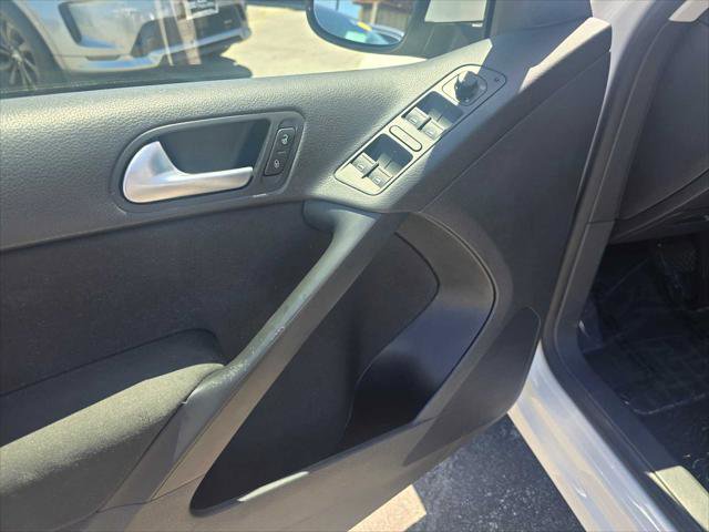 Used 2013 Volkswagen Tiguan S AWD/4WD image 22