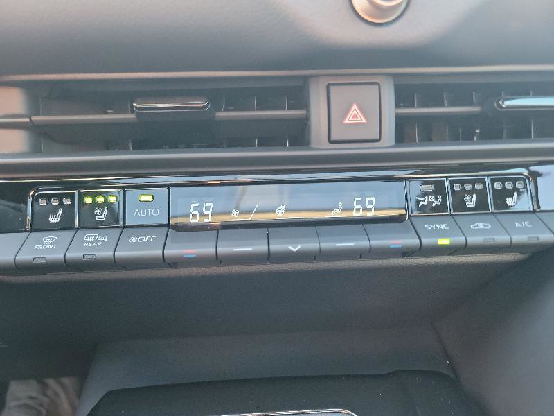 Used 2025 Toyota Crown image 12