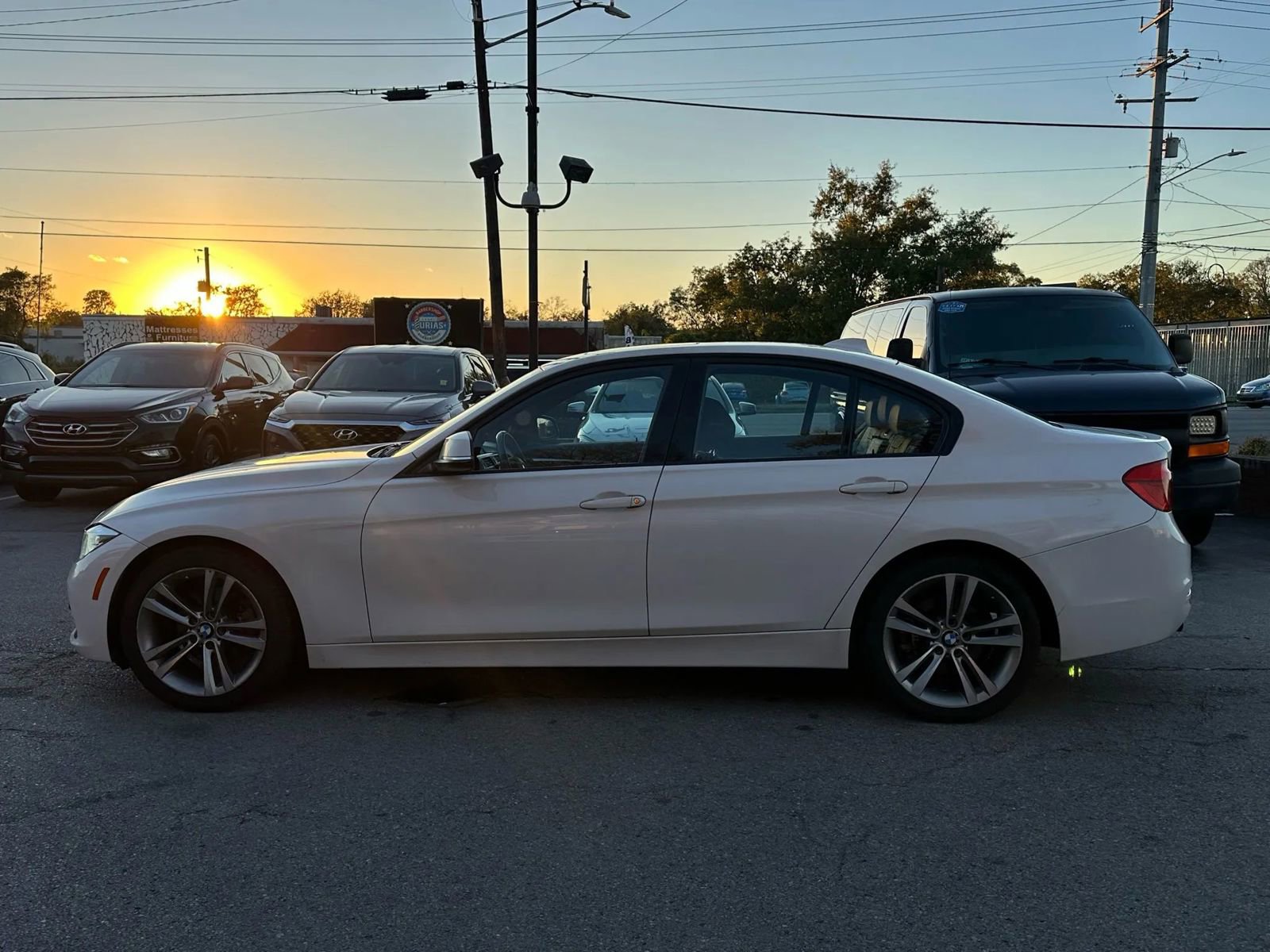 Used 2016 BMW 328i Sedan RWD image 4