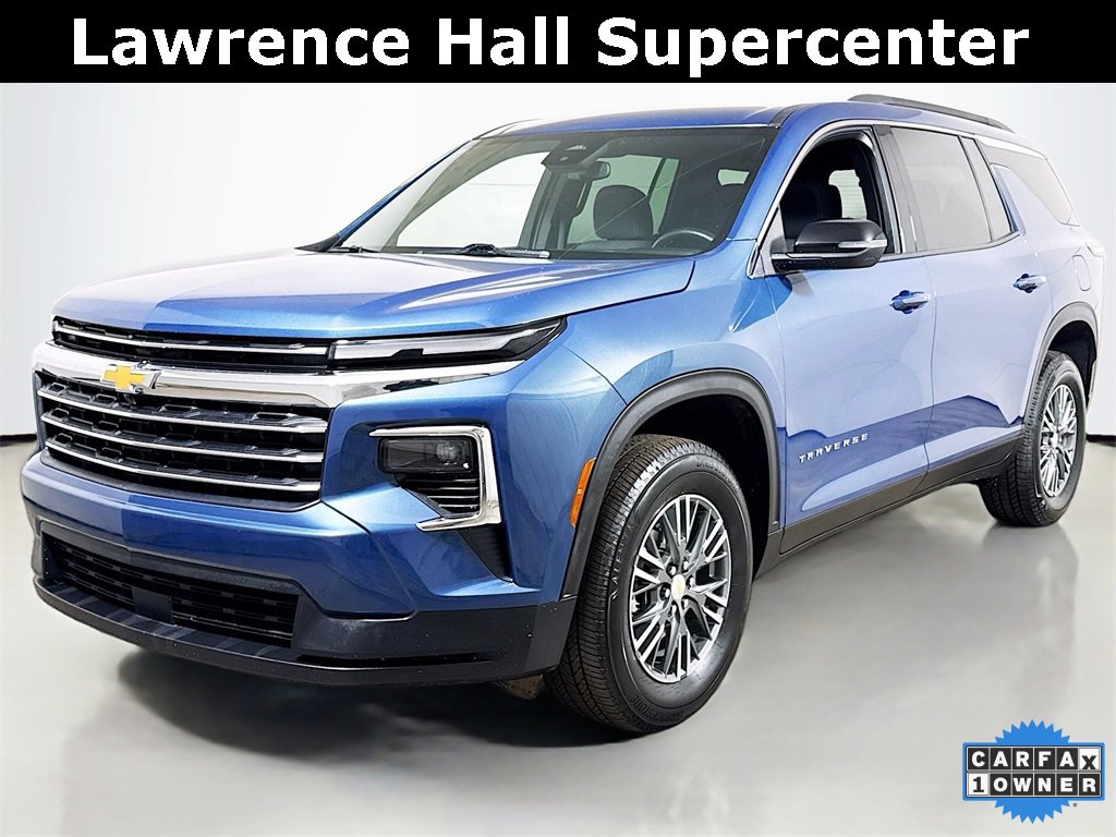 Used 2025 Chevrolet Traverse LT image 1