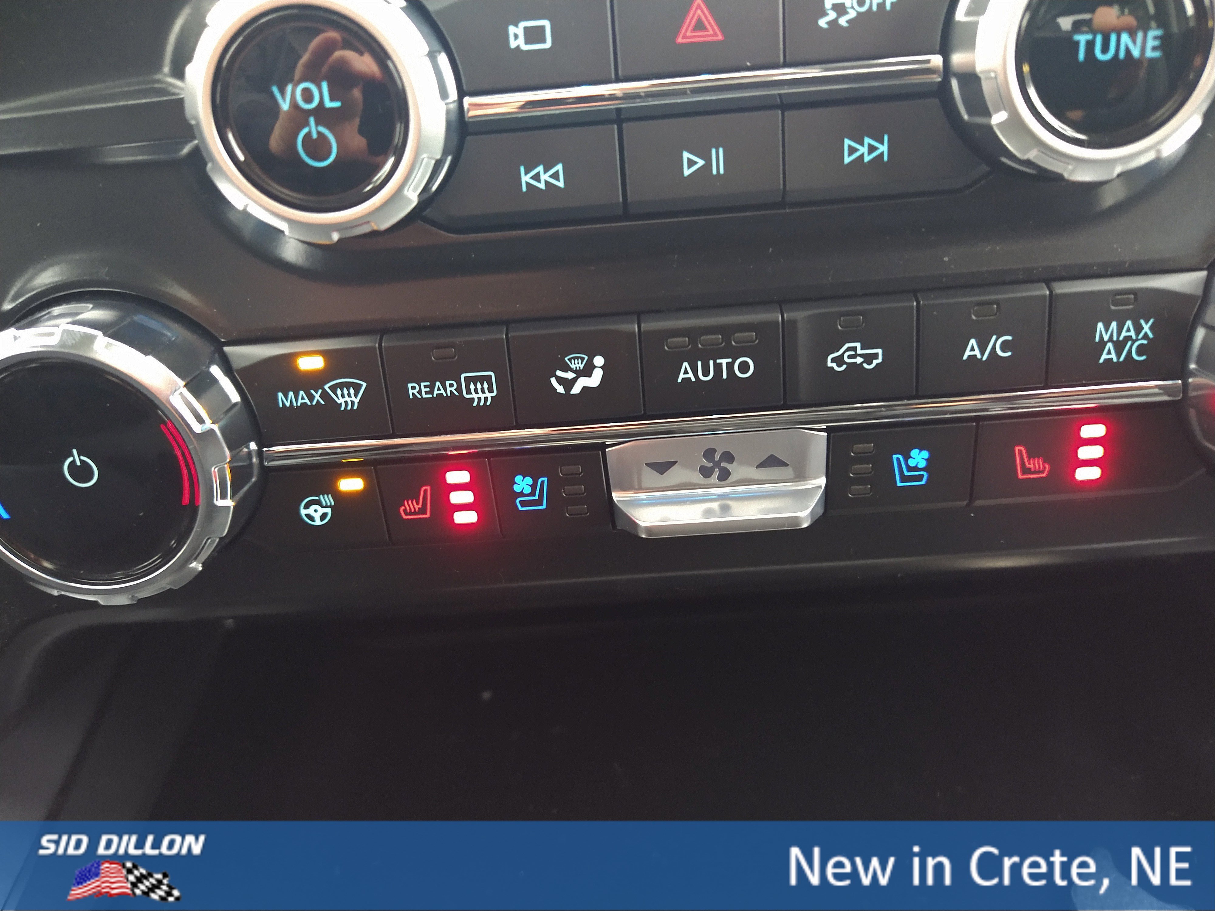 New 2026 Ford F250 Lariat w/ Chrome Package image 10