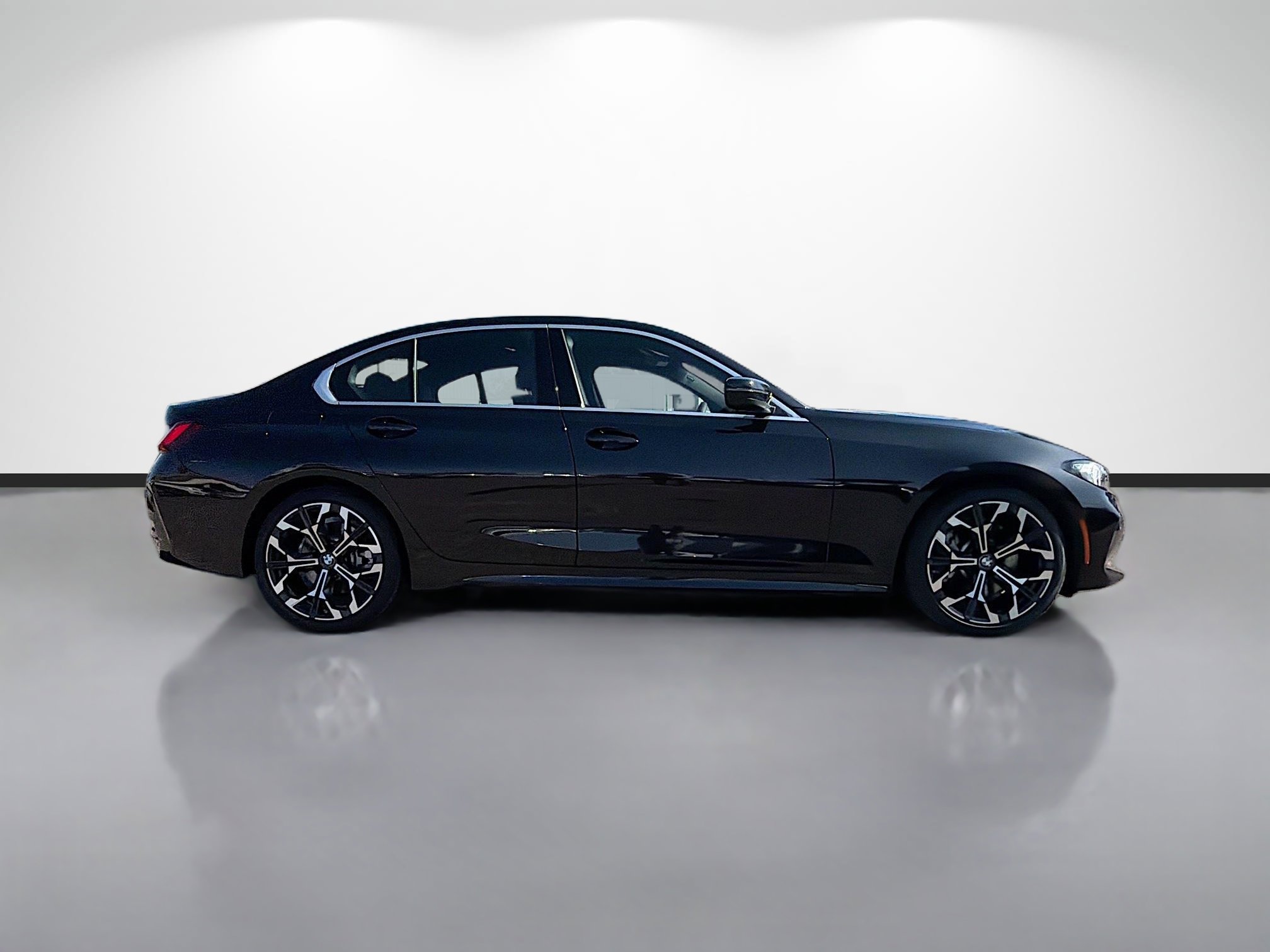 Used 2025 BMW 330i Sedan image 2