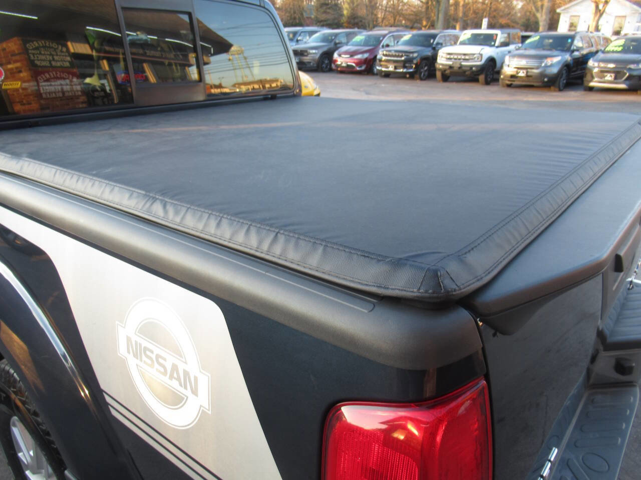 Used 2019 Nissan Frontier SV image 12