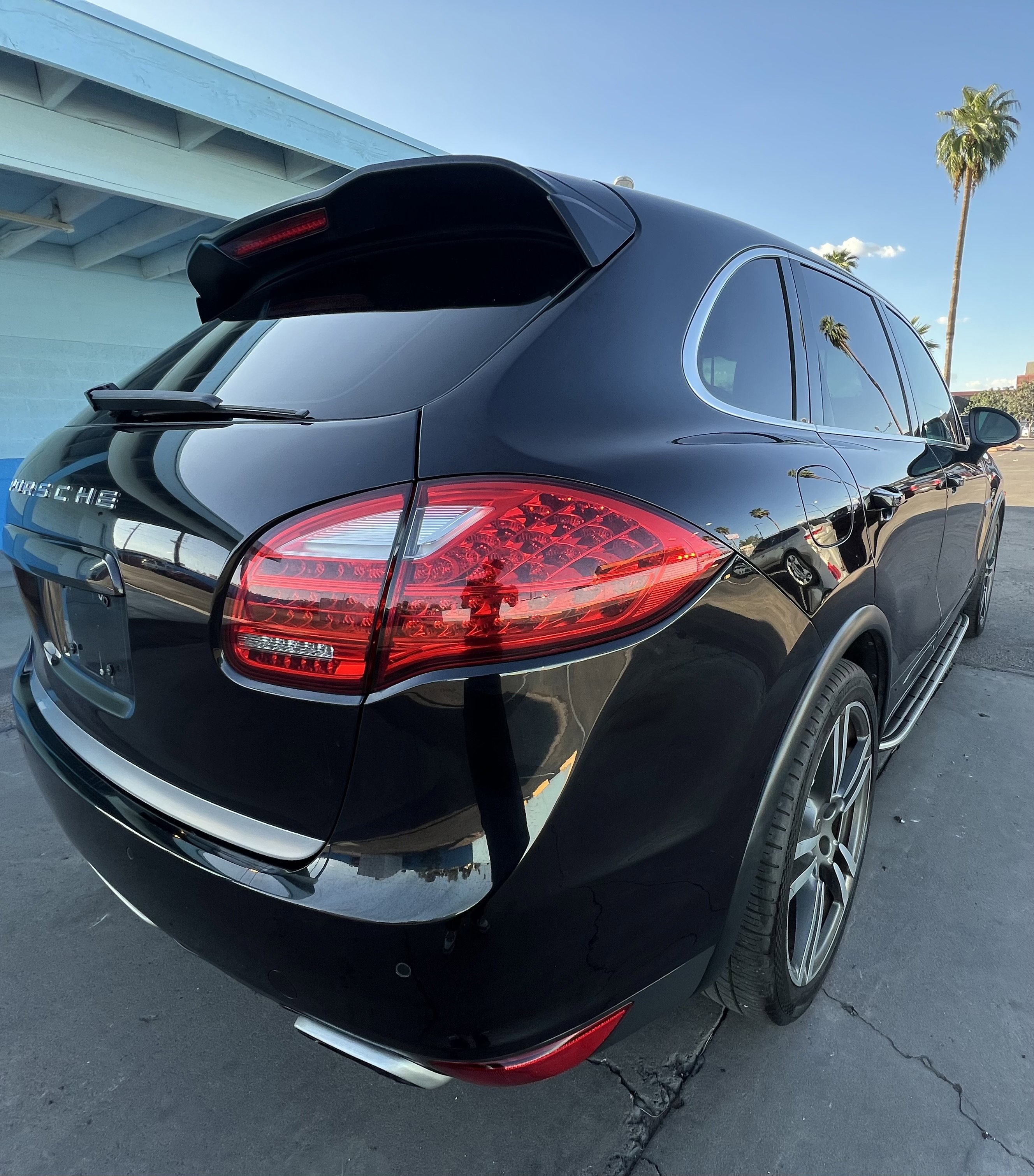 Used 2011 Porsche Cayenne S AWD/4WD image 3