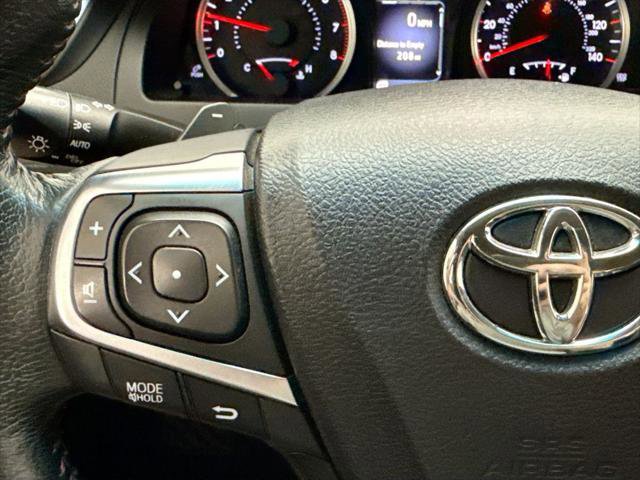 Used 2016 Toyota Camry SE FWD image 11
