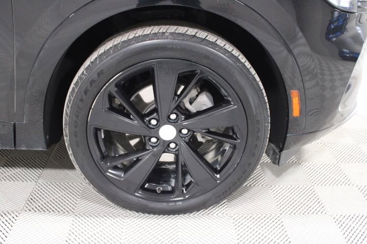 Used 2021 Buick Envision Essence w/ Sport Touring Package image 44