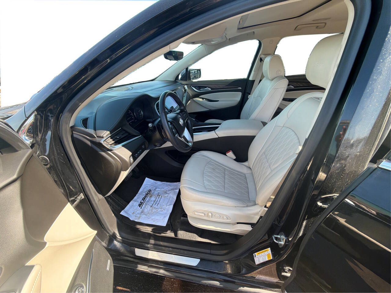 Used 2022 Buick Enclave Avenir AWD/4WD image 9