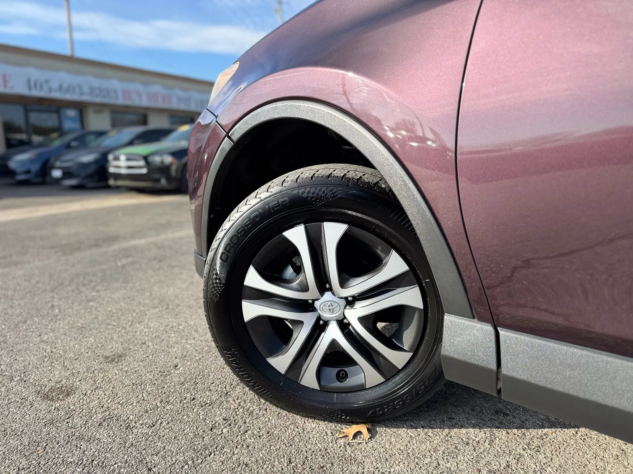 Used 2017 Toyota RAV4 LE FWD image 9
