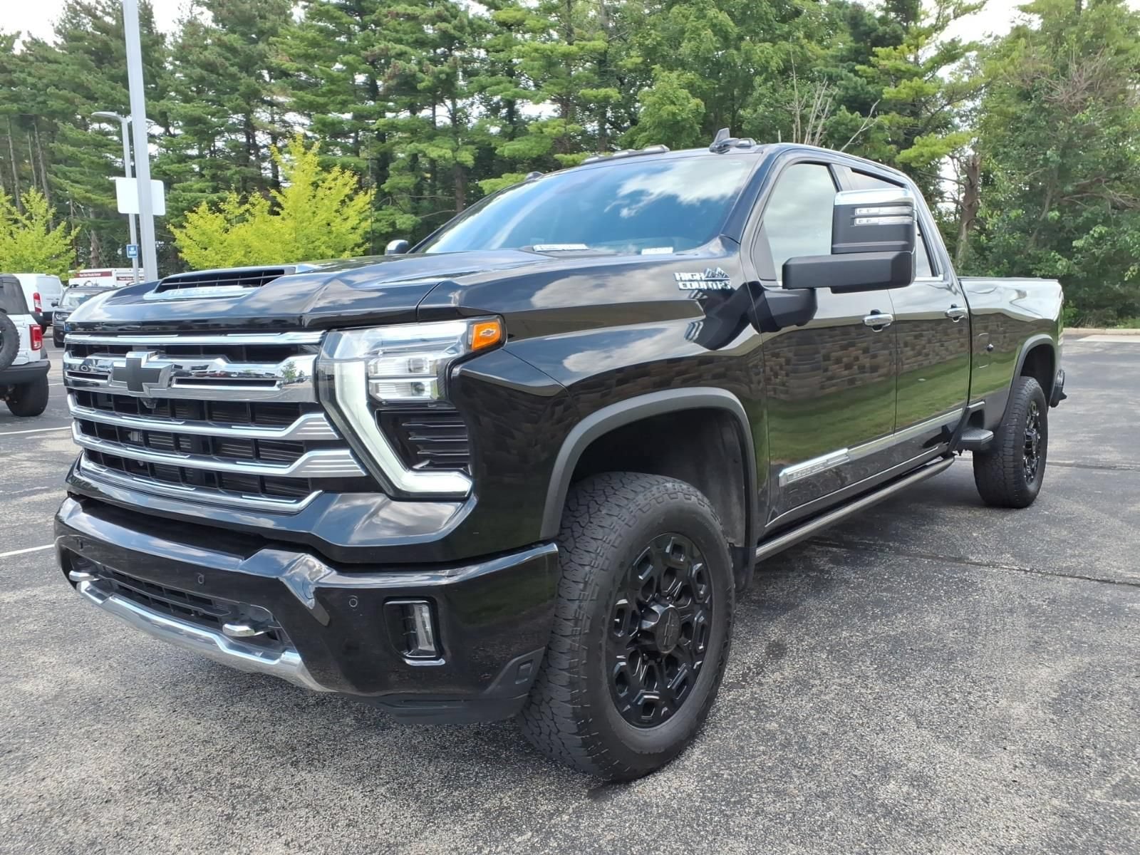 Used 2024 Chevrolet Silverado 3500 High Country w/ High Country Premium Package AWD/4WD image 4